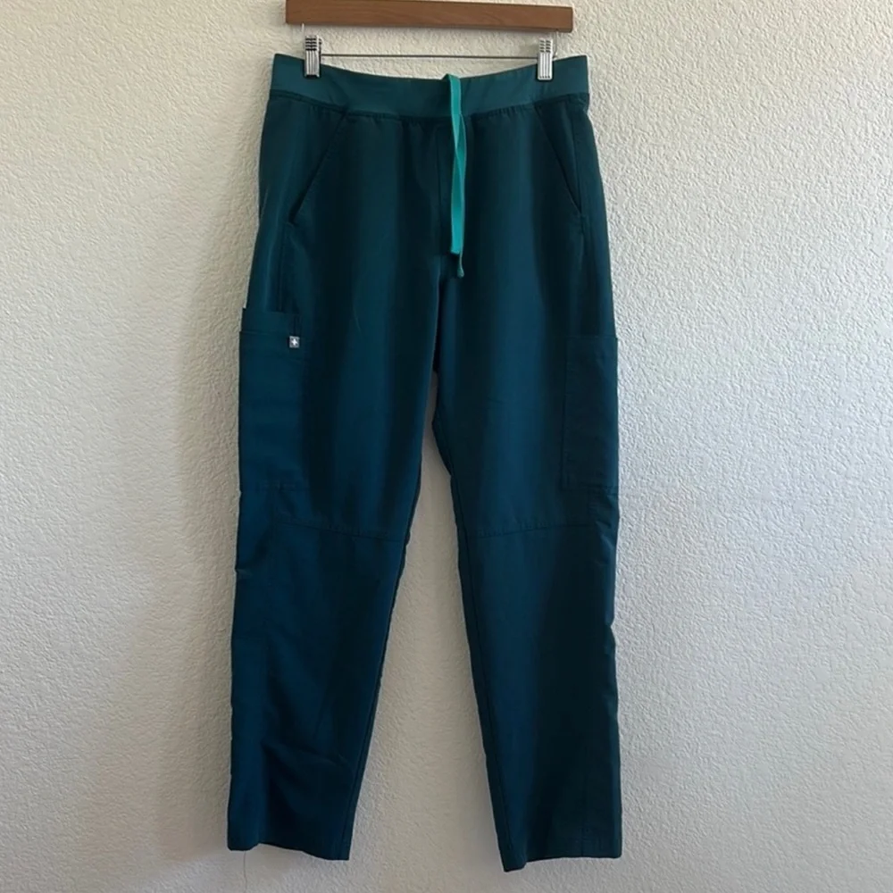 Figs Men's Axim Cargo Scrub Pants in Caribbean Blue